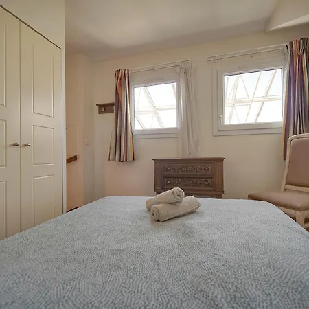 Edouard - Piscine-parking - Vca *